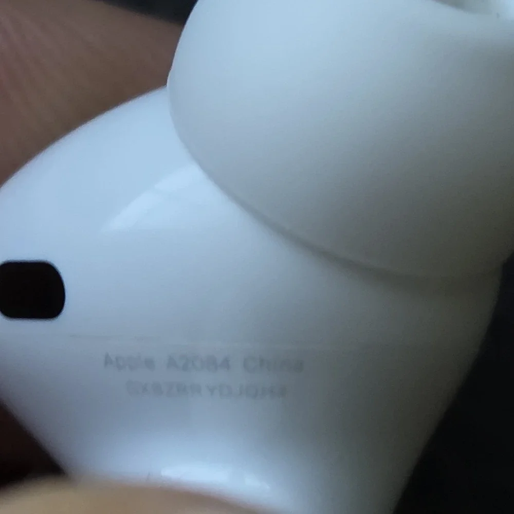 Apple AirPods Pro Wireless Charging Case 1st Gen White w/ Box Fittings Cable CIB